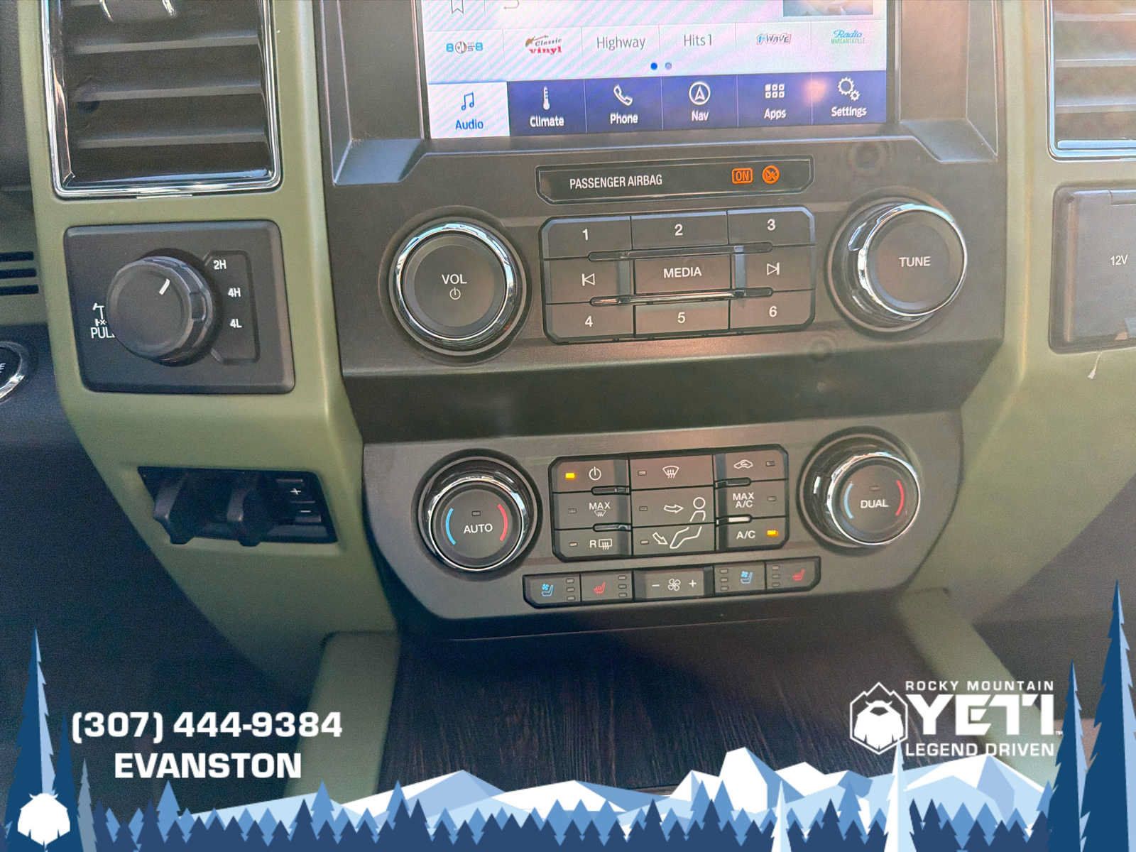 Used 2021 Ford F250 Lariat w/ Lariat Ultimate Package AWD/4WD image 32