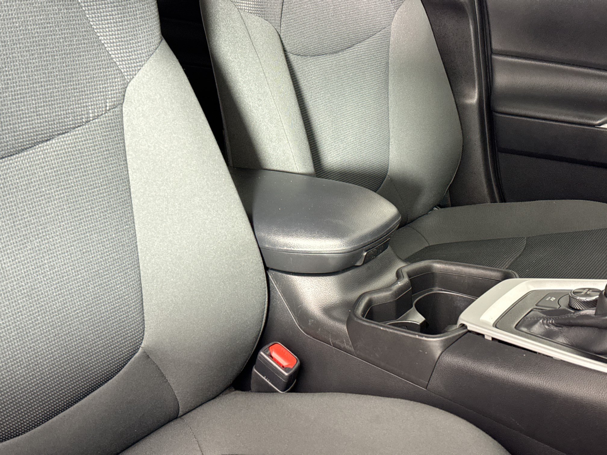 Used 2021 Toyota RAV4 LE AWD/4WD image 36