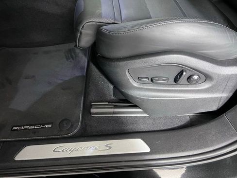 Certified 2023 Porsche Cayenne S AWD/4WD image 30