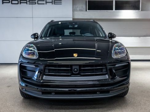 Certified 2025 Porsche Macan image 11