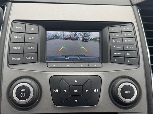 Used 2018 Ford Taurus SEL image 19