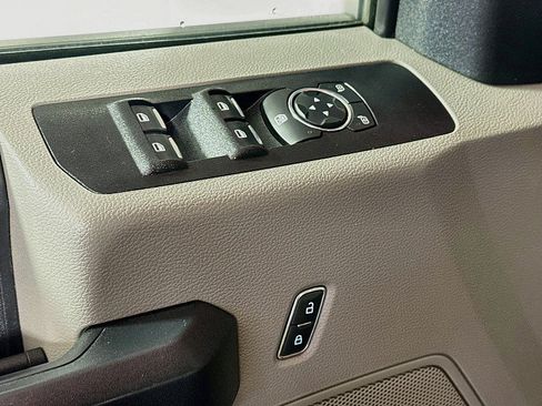 Used 2020 Ford F250 XL w/ Power Equipment Group AWD/4WD image 18