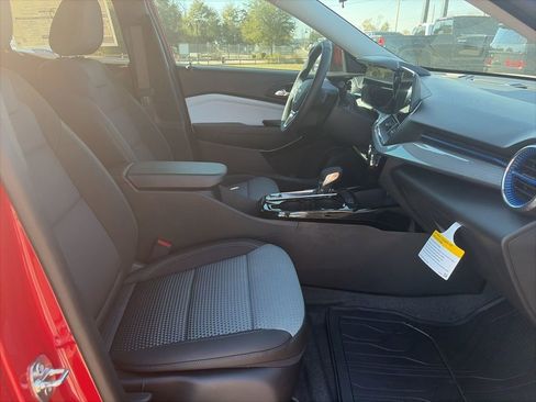 New 2026 Chevrolet Trax LT w/ Driver Confidence Package image 10