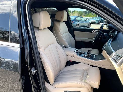 Used 2022 BMW X5 xDrive40i w/ Luxury Seating Package image 8