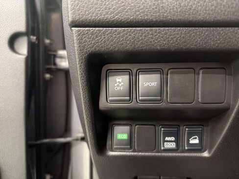 Used 2015 Nissan Rogue SV image 28