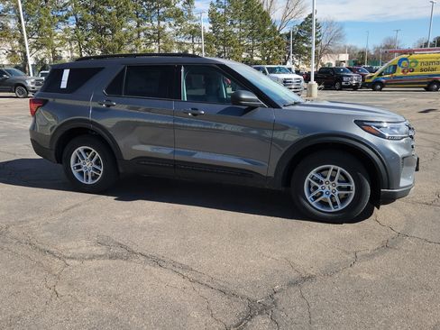 New 2026 Ford Explorer Active image 19