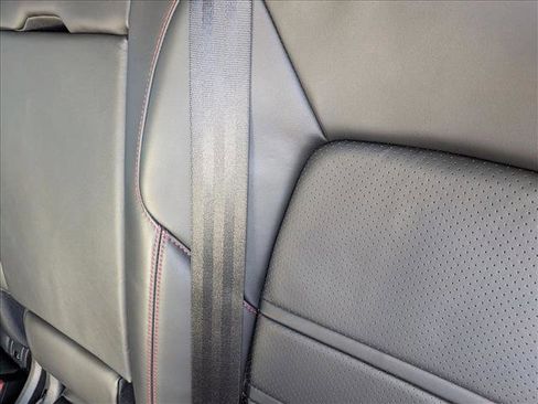 Used 2023 Porsche Cayenne image 17