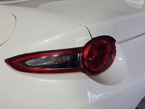 Used 2018 MAZDA MX-5 Miata Grand Touring RWD image 24