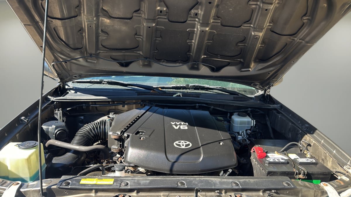 Used 2013 Toyota Tacoma 4x4 Access Cab V6 w/ TRD Off-Road Pkg image 17