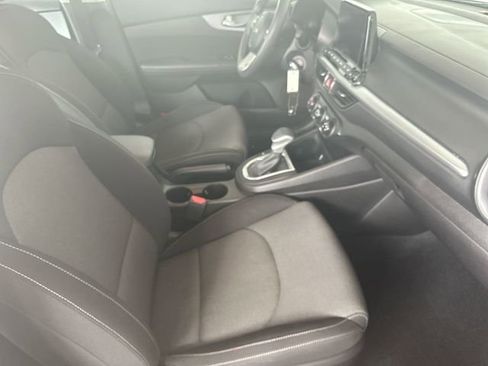 Certified 2023 Kia Forte LXS w/ LXS Technology Package FWD image 26