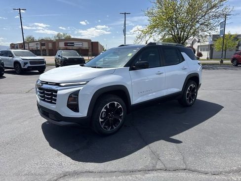 New 2026 Chevrolet Equinox LT w/ Convenience Package II AWD/4WD image 3