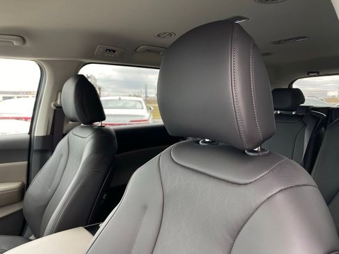 New 2026 Kia Carnival LXS image 13