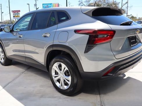 Used 2024 Chevrolet Trax LS image 6