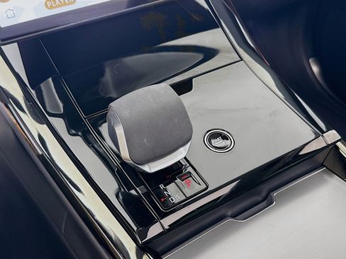 Used 2024 Land Rover Range Rover Sport SE image 19