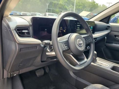 Used 2025 Nissan Kicks SV w/ SV Premium Package image 13