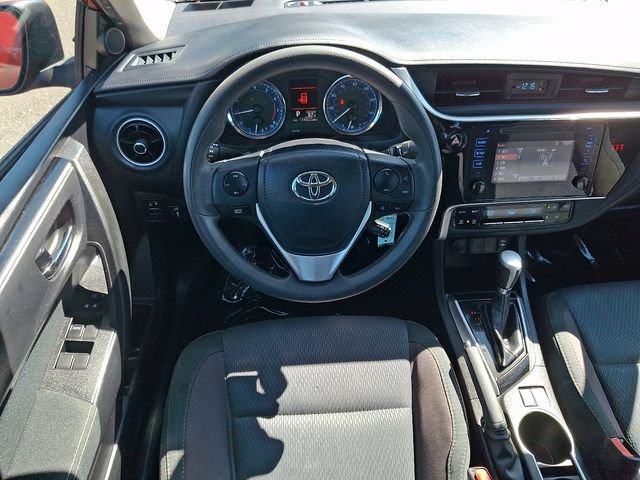 Used 2018 Toyota Corolla LE FWD image 11