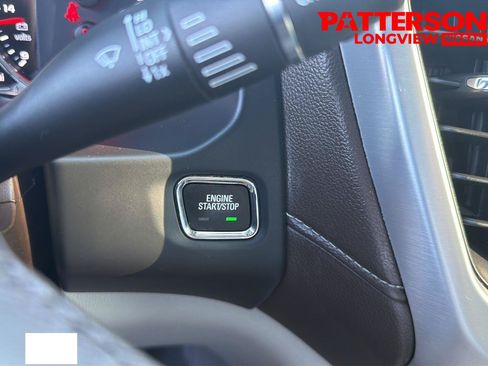 Used 2023 GMC Acadia SLT w/ Technology Package AWD/4WD image 13