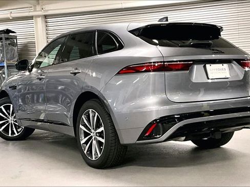 Certified 2025 Jaguar F-PACE R-Dynamic S image 10