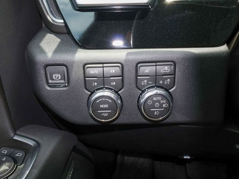 New 2026 GMC Sierra 2500 SLT w/ SLT Convenience Package AWD/4WD image 25