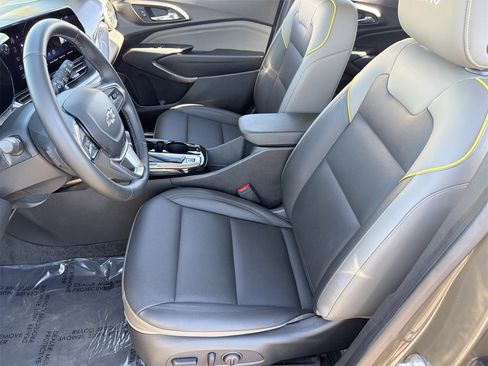 Used 2024 Chevrolet Trax ACTIV w/ Sunroof Package image 19