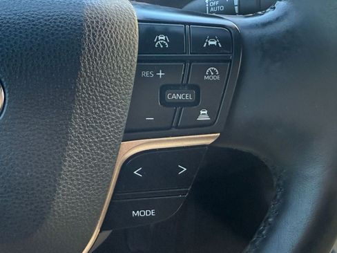 Certified 2023 Toyota Crown Limited image 27