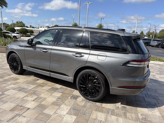New 2027 Lincoln Aviator Reserve w/ Jet Appearance Package RWD image 4