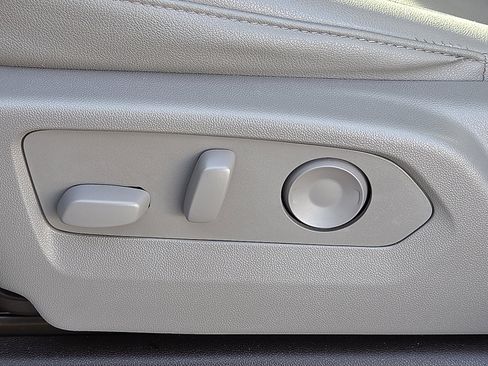 Used 2022 Chevrolet Silverado 1500 LTZ image 14