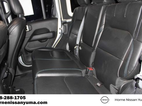 Used 2023 Jeep Wrangler Unlimited Rubicon 4xe AWD/4WD image 5