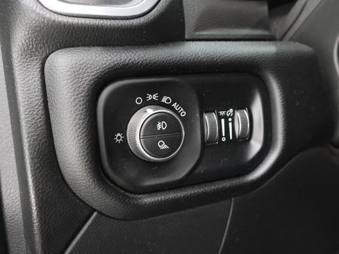 Used 2024 RAM 2500 Laramie AWD/4WD image 44