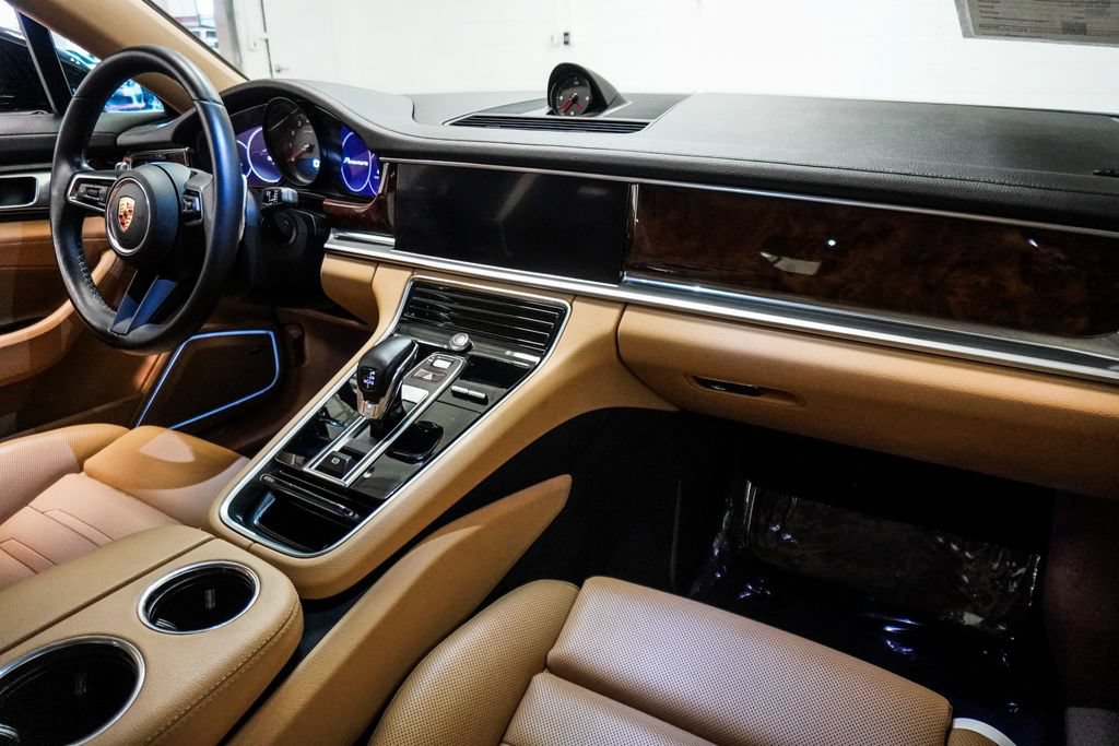 Used 2023 Porsche Panamera 4 Platinum Edition AWD/4WD image 12