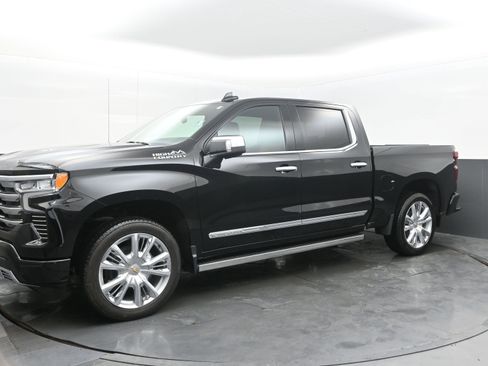 Used 2025 Chevrolet Silverado 1500 High Country AWD/4WD image 5