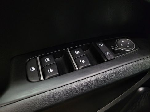 Used 2025 Kia Soul LX w/ LX Technology Package FWD image 27