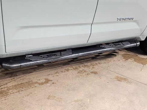 Used 2025 Toyota Tundra Limited AWD/4WD image 38