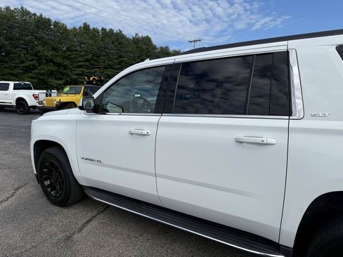 Used 2019 GMC Yukon XL SLT w/ Open Road Package AWD/4WD image 6