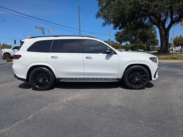 Used 2025 Mercedes-Benz GLS 450 4MATIC image 4