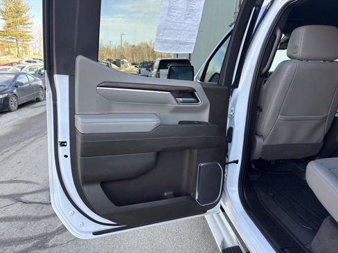 Used 2023 GMC Sierra 1500 SLT w/ SLT Premium Package image 17