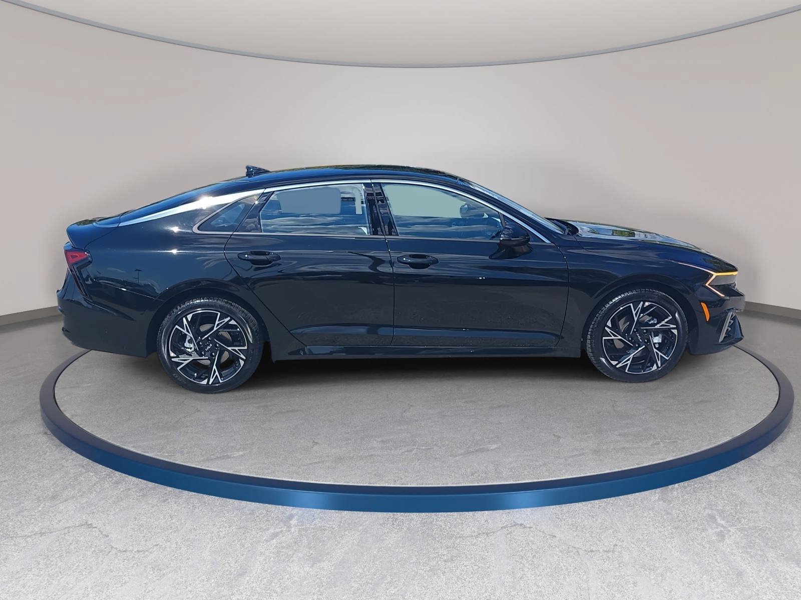New 2027 Kia K5 GT-Line FWD image 4