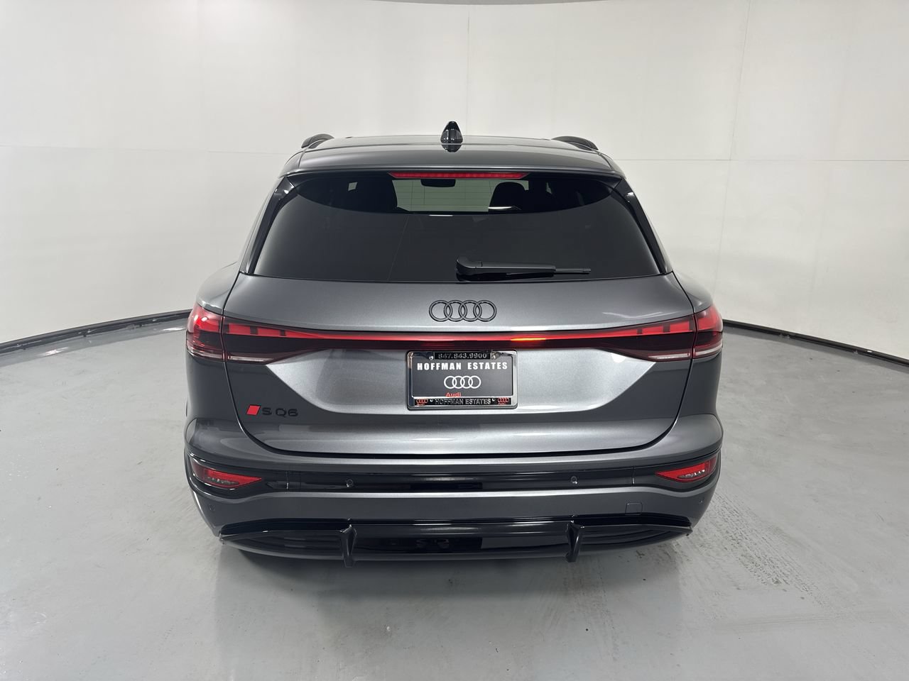 Used 2025 Audi SQ6 e-tron Premium Plus w/ Premium Plus AWD/4WD image 6
