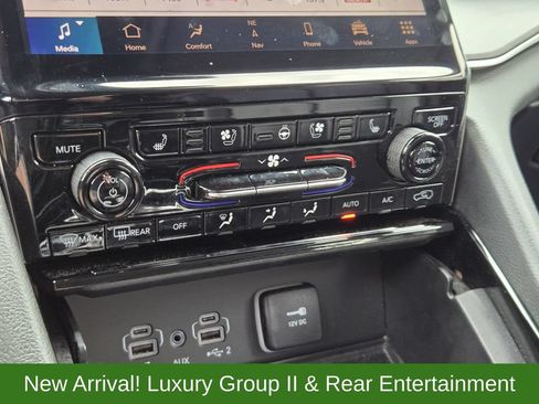 Used 2023 Jeep Grand Cherokee Limited w/ Luxury Tech Group II AWD/4WD image 19