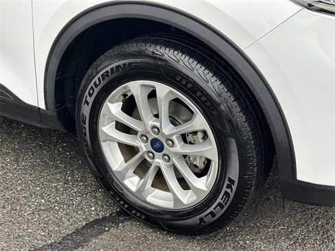 Used 2020 Ford Escape SE image 8