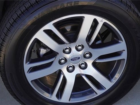 Used 2024 Ford Expedition Max Limited image 11