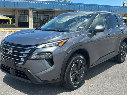 Used 2024 Nissan Rogue SV AWD/4WD image 1
