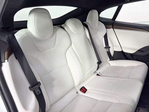 Used 2022 Tesla Model S image 43