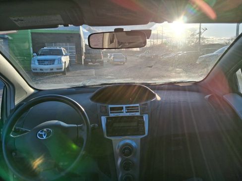 Used 2007 Toyota Yaris Base 2dr Hatchback 4A image 11