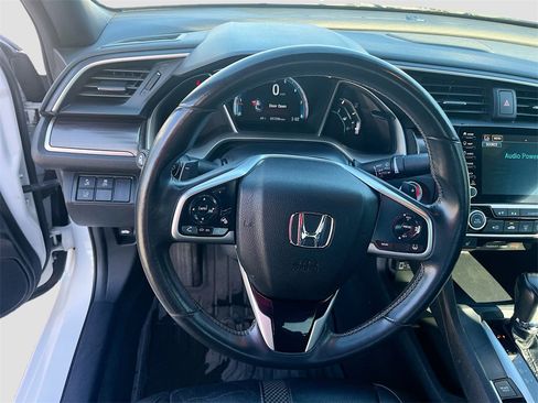 Used 2020 Honda Civic Touring image 11