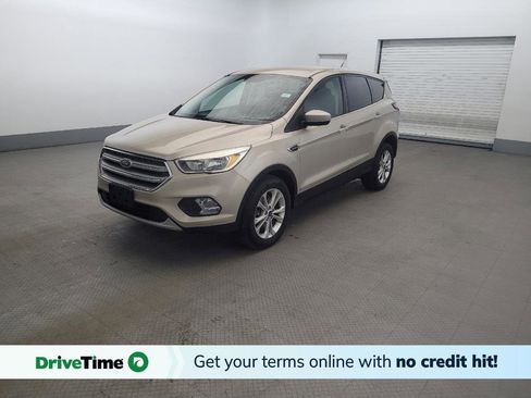 Used 2017 Ford Escape SE AWD/4WD image 1
