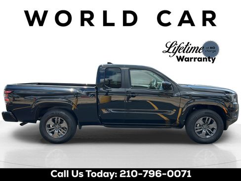 Used 2025 Nissan Frontier SV RWD image 8