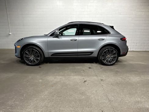 Certified 2026 Porsche Macan AWD/4WD image 2