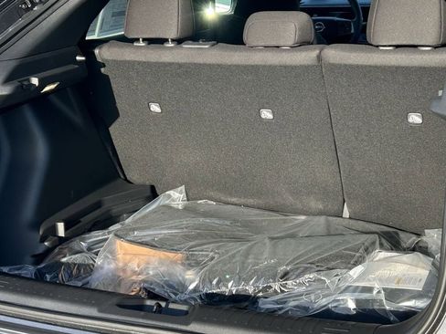 New 2026 Nissan Leaf FWD image 13