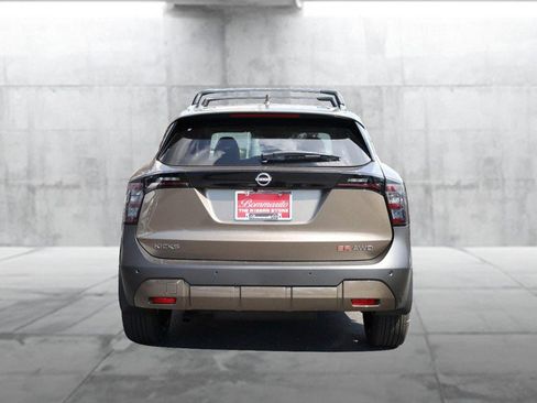 New 2025 Nissan Kicks SR image 6